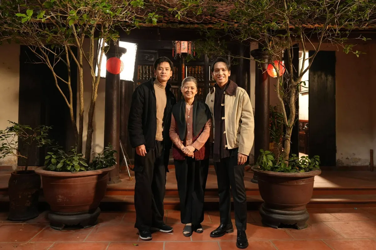 Bạch C&ocirc;ng Khanh lần đầu h&aacute;t nhạc Tết - Ảnh 3.