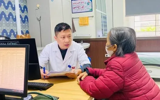 Trời lạnh l&agrave;m gia tăng đau nhức xương khớp, người d&acirc;n cần chủ động ph&ograve;ng ngừa- Ảnh 1.