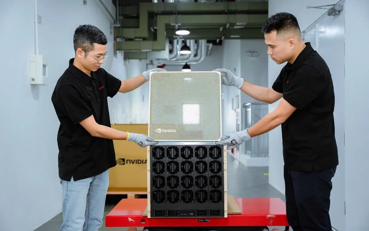 Hệ thống DGX B200 đặt tại Trung tâm kỹ thuật Viettel Hòa Lạc.