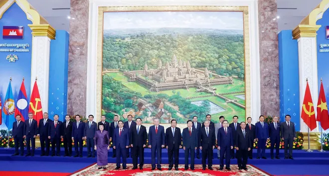 Tổng B&iacute; thư T&ocirc; L&acirc;m đồng chủ tr&igrave; Cuộc gặp giữa Người đứng đầu ba Đảng Việt Nam - Campuchia - L&agrave;o - Ảnh 3.