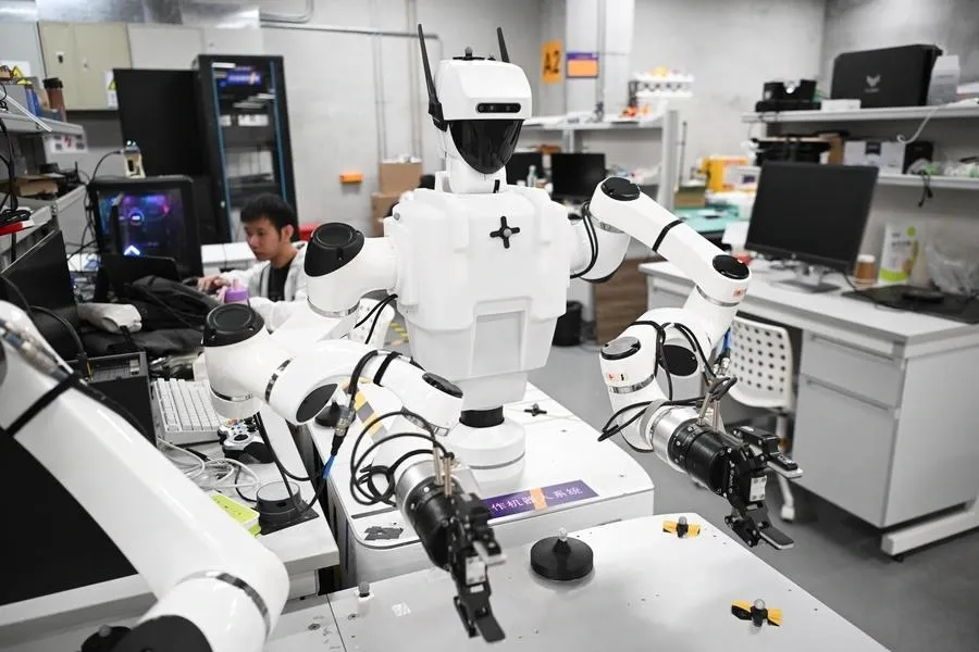 Bắc Kinh ra mắt nền tảng sản xuất thử nghiệm robot h&igrave;nh người quy m&ocirc; lớn- Ảnh 1.