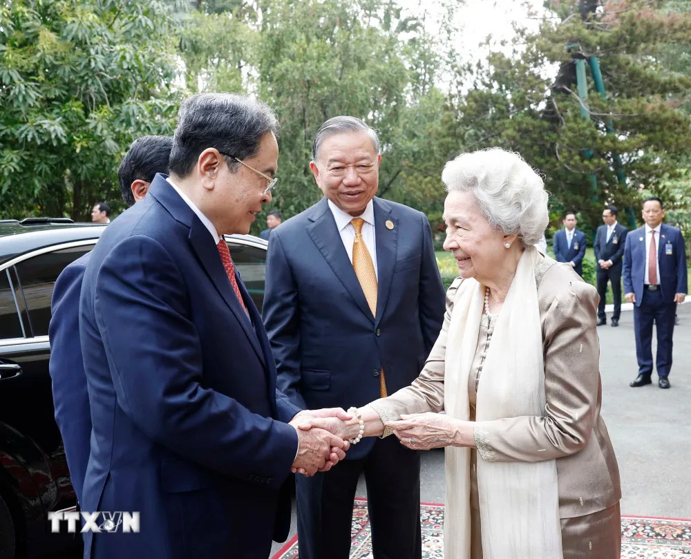 Tổng B&iacute; thư T&ocirc; L&acirc;m thăm Ho&agrave;ng th&aacute;i hậu Norodom Monineath Sihanouk - Ảnh 3.