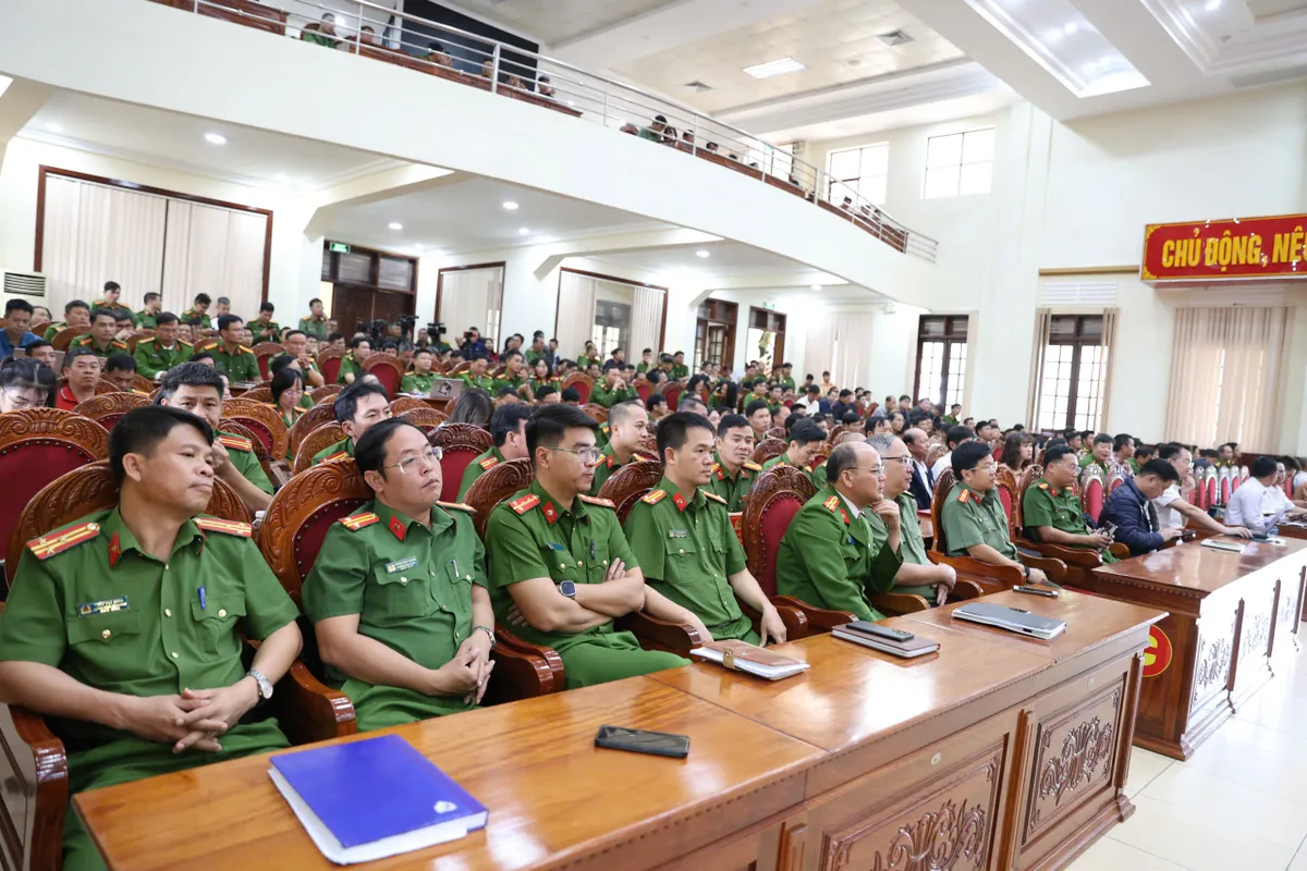 Vụ cướp ng&acirc;n h&agrave;ng tại Gia Lai: Đối tượng d&ugrave;ng vũ kh&iacute; n&oacute;ng v&agrave; mang &aacute;n t&iacute;ch giết người- Ảnh 5.