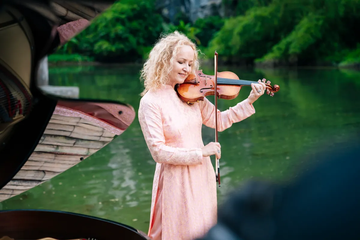 Vẻ đẹp di sản Ninh B&igrave;nh tỏa s&aacute;ng trong MV của nh&oacute;m nhạc huyền thoại Secret Garden- Ảnh 1.