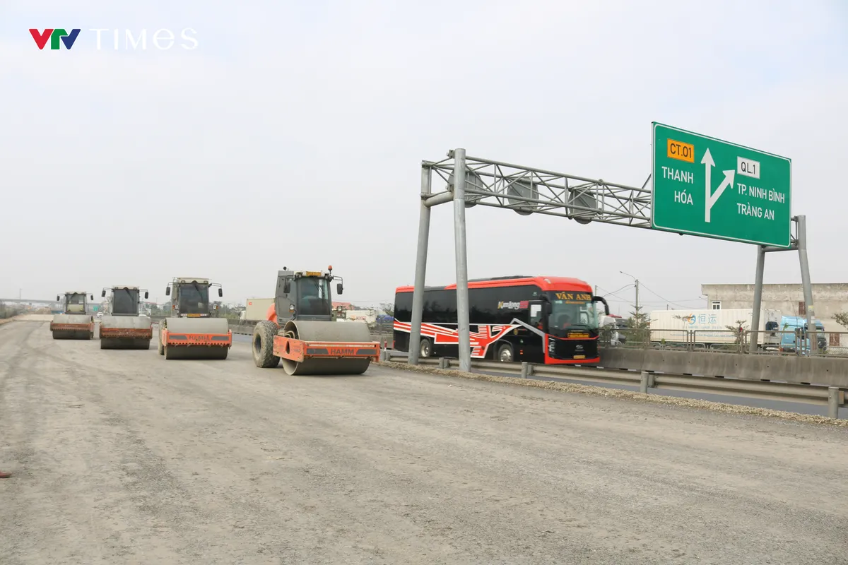 Ninh B&igrave;nh: Rộn r&agrave;ng kh&iacute; thế thi đua tr&ecirc;n c&aacute;c c&ocirc;ng tr&igrave;nh trọng điểm- Ảnh 4.