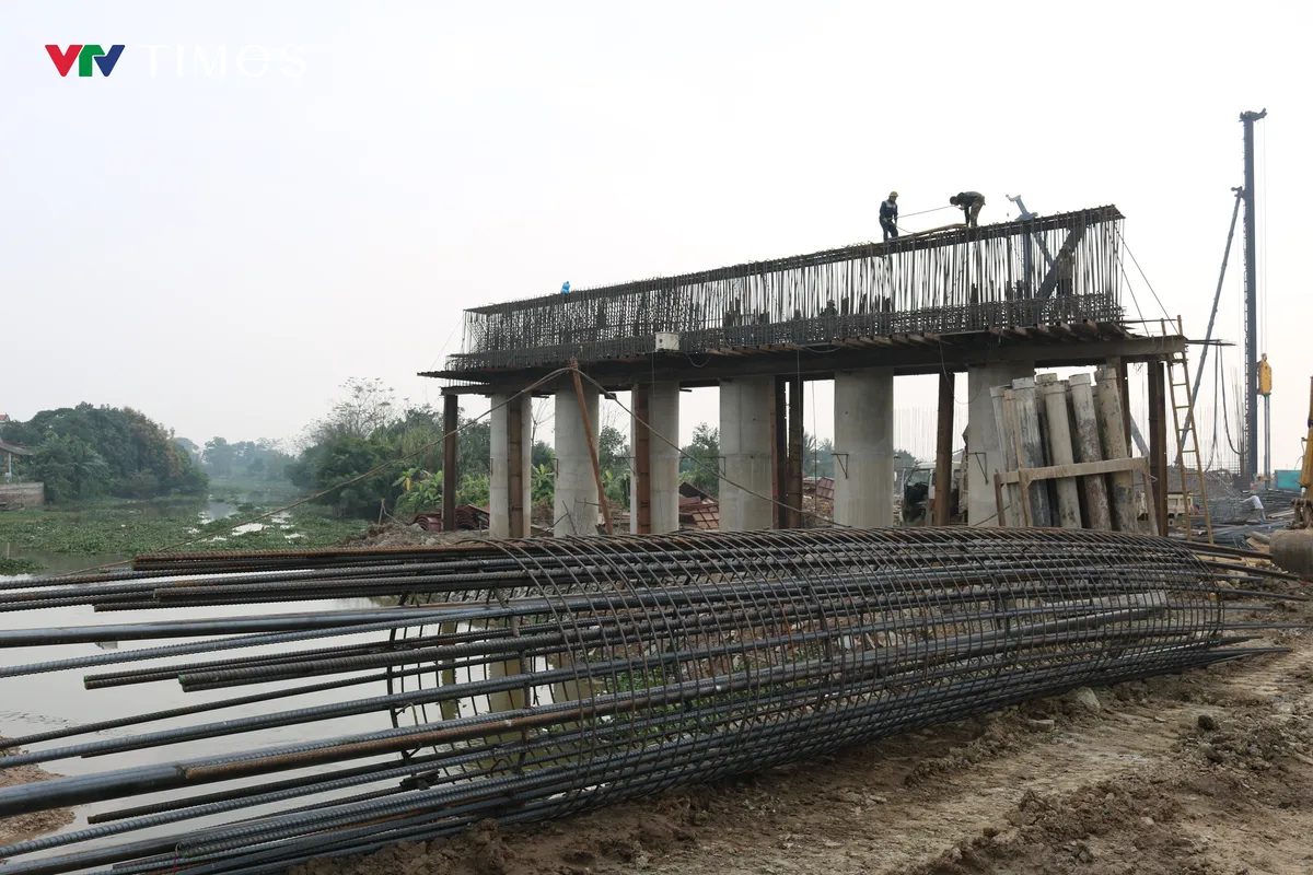 Ninh B&igrave;nh: Rộn r&agrave;ng kh&iacute; thế thi đua tr&ecirc;n c&aacute;c c&ocirc;ng tr&igrave;nh trọng điểm- Ảnh 3.