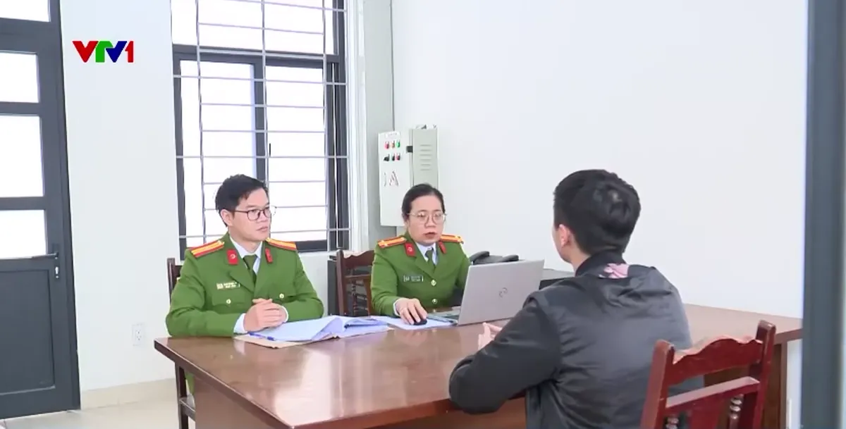 Nguy hiểm ma t&uacute;y ngụy trang thuốc l&aacute; điện tử - Ảnh 2.