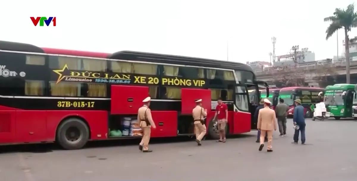 Đảm bảo an to&agrave;n vận tải h&agrave;nh kh&aacute;ch dịp Tết - Ảnh 2.
