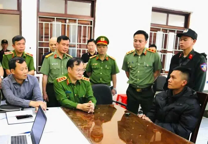 Gia Lai trao thưởng lực lượng ph&aacute; nhanh vụ cướp ng&acirc;n h&agrave;ng 1,8 tỷ đồng- Ảnh 1.