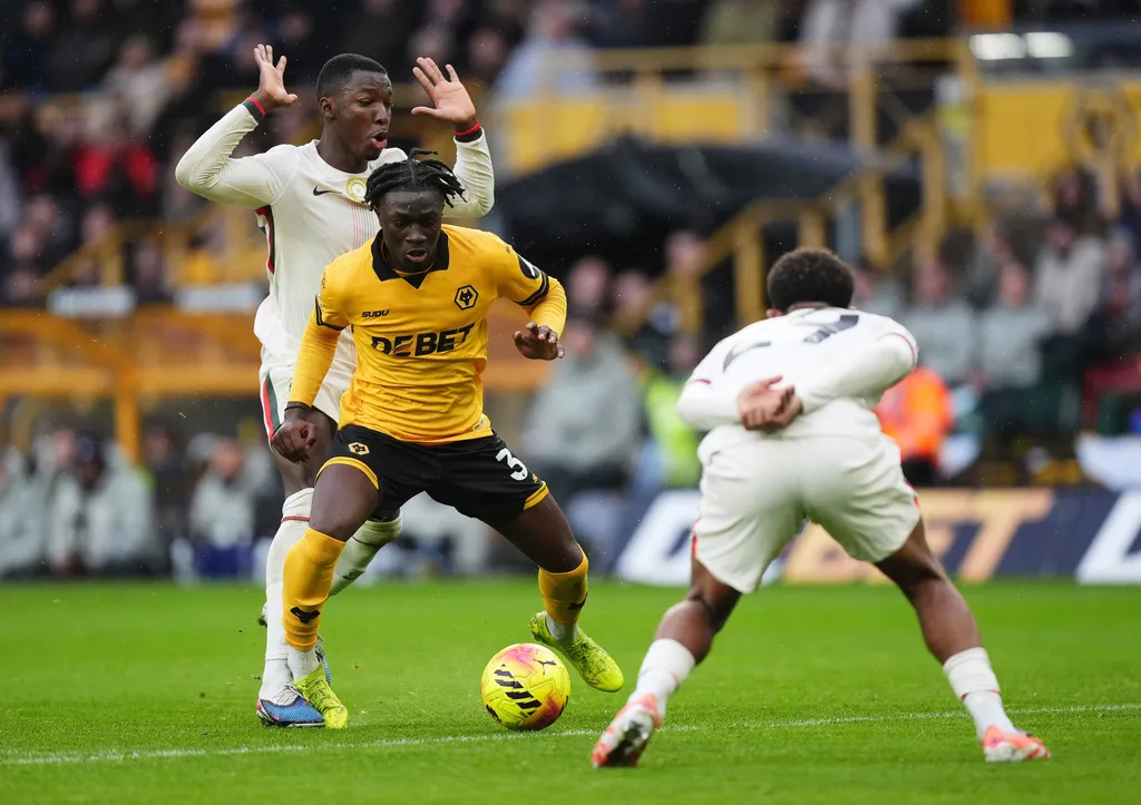 Cole Palmer lập hat-trick, Chelsea áp đảo Wolves, bám sát MU trên BXH- Ảnh 2.