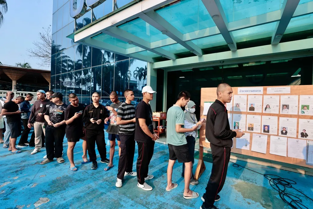 Th&aacute;i Lan trước ng&atilde; rẽ ch&iacute;nh trị mới với cuộc tổng tuyển cử- Ảnh 1.