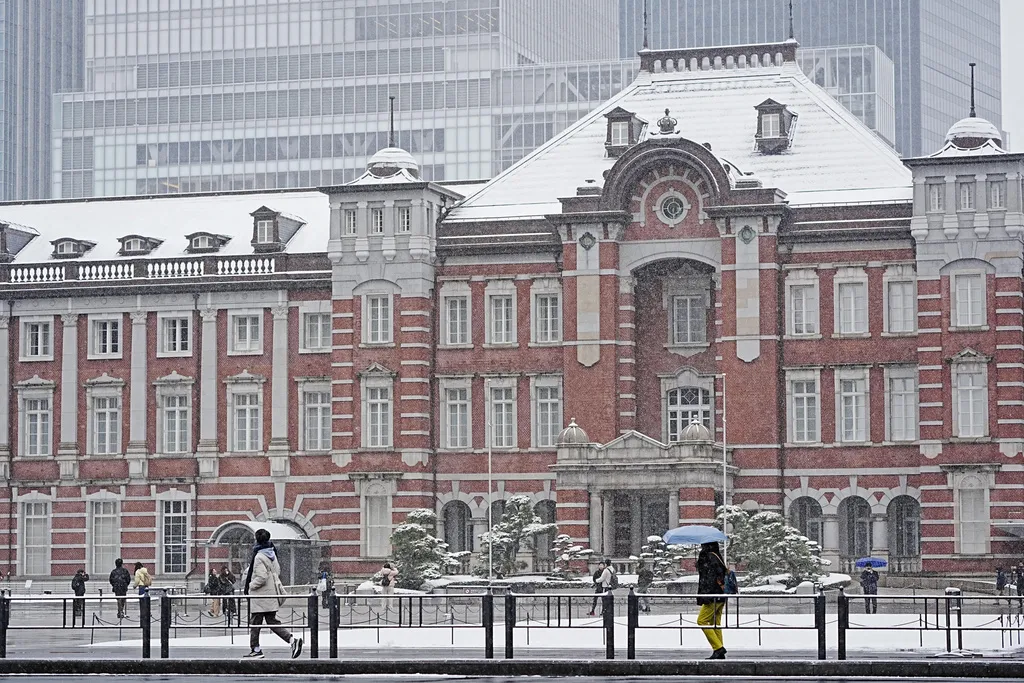 Cử tri Nhật Bản bỏ phiếu tổng tuyển cử năm 2026 - Ảnh 2.