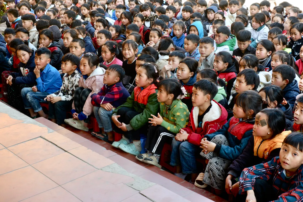 Giữ bước ch&acirc;n đến lớp cho học tr&ograve; Y T&yacute; - Ảnh 2.