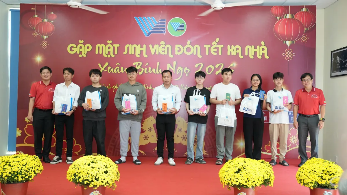 "H&agrave;nh tr&igrave;nh m&ugrave;a xu&acirc;n" đưa học sinh, sinh vi&ecirc;n về qu&ecirc; đ&oacute;n Tết B&iacute;nh Ngọ 2026 - Ảnh 5.