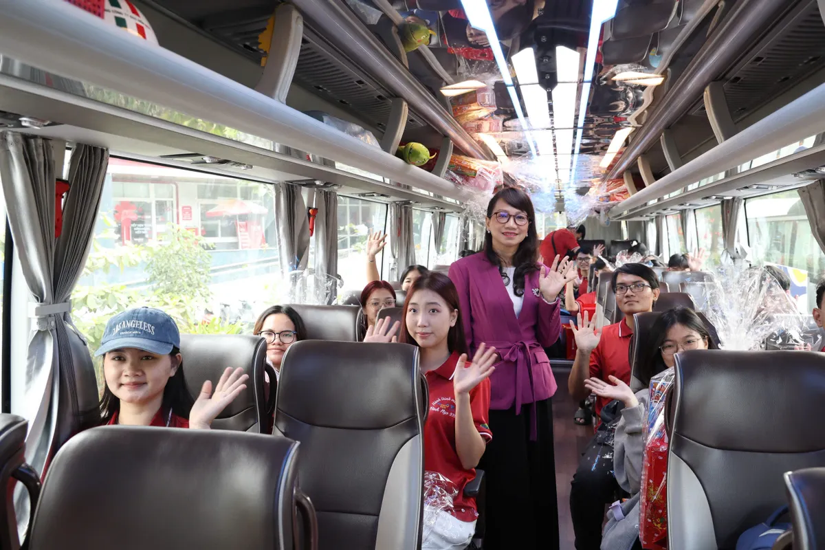 "H&agrave;nh tr&igrave;nh m&ugrave;a xu&acirc;n" đưa học sinh, sinh vi&ecirc;n về qu&ecirc; đ&oacute;n Tết B&iacute;nh Ngọ 2026 - Ảnh 3.