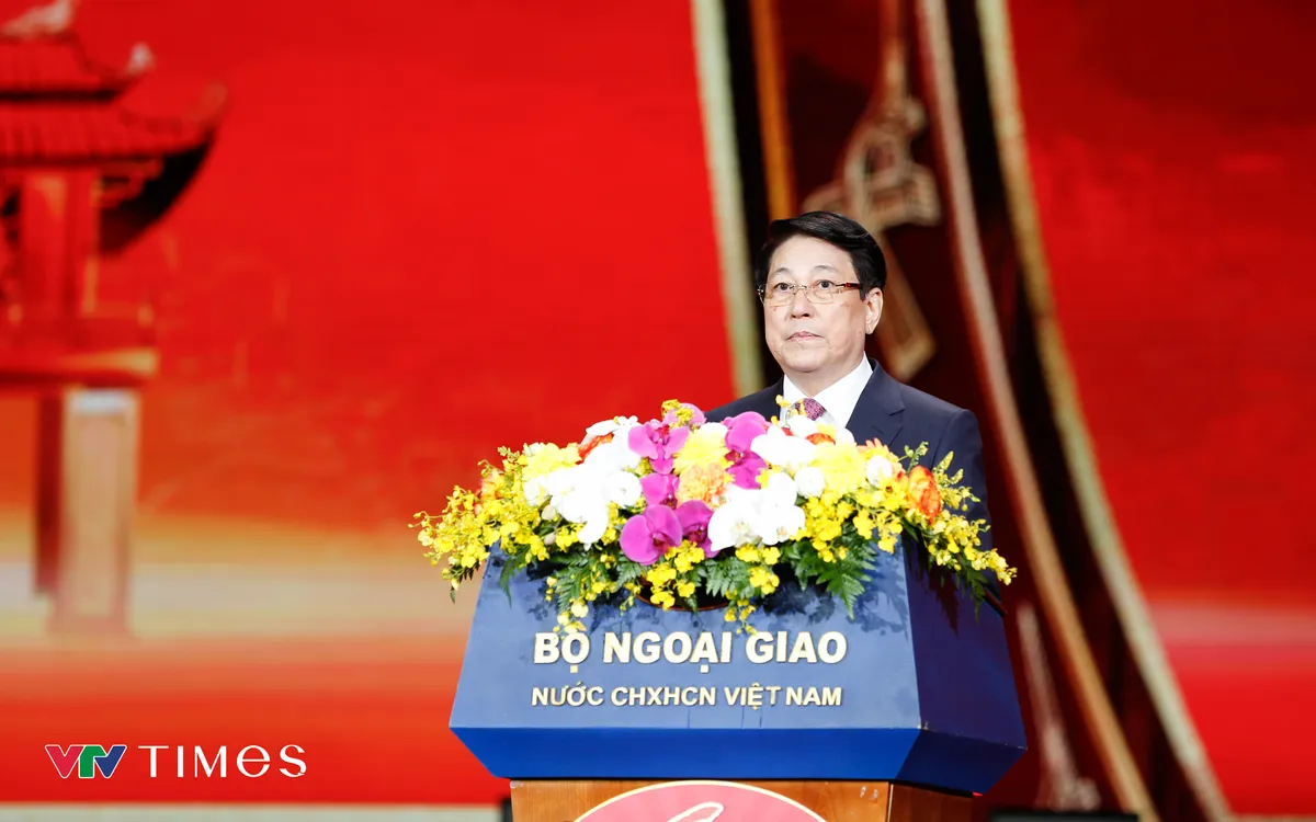 Chủ tịch nước Lương Cường phát biểu chào mừng, chúc Tết kiều bào. Ảnh: Việt Linh