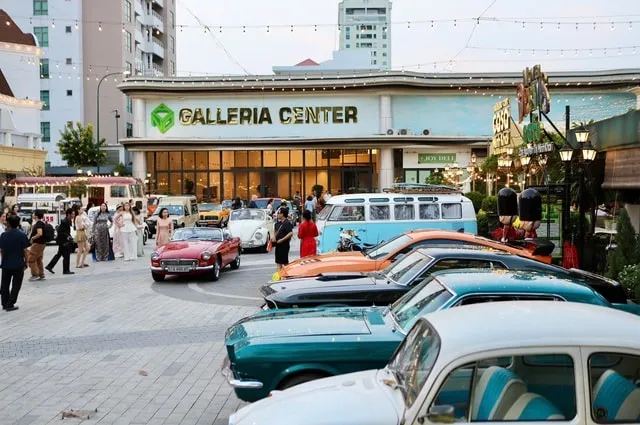 Gần 70 xe cổ hội tụ tại TP.HCM, gợi nhớ Sài Gòn xưa trong không khí cận Tết- Ảnh 1. Gần 70 xe cổ hội tụ tại TP.HCM, gợi nhớ Sài Gòn xưa trong không khí cận Tết- Ảnh 1.