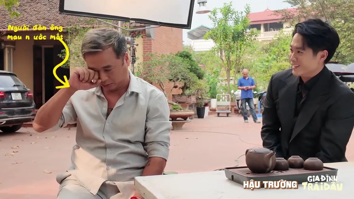 Gia đ&igrave;nh tr&aacute;i dấu: Hậu trường bố vợ kh&oacute;c th&uacute;t th&iacute;t nghe con rể b&aacute;o tin vui- Ảnh 1.