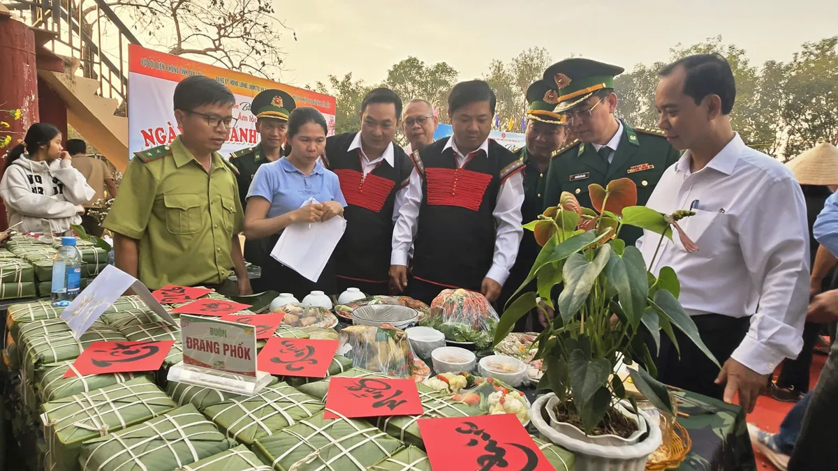 B&iacute; thư Tỉnh ủy Đắk Lắk Lương Nguyễn Minh Triết thăm, ch&uacute;c Tết tại x&atilde; Bu&ocirc;n Đ&ocirc;n- Ảnh 3.