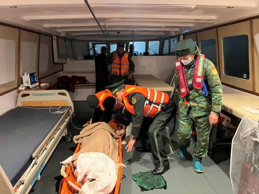 Kịp thời cứu nạn du kh&aacute;ch Nhật Bản bị đột quỵ tr&ecirc;n t&agrave;u du lịch - Ảnh 1.