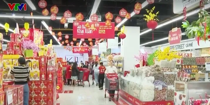 H&agrave;ng Tết k&eacute;o sức mua tại thị trường TP Hồ Ch&iacute; Minh  - Ảnh 1.