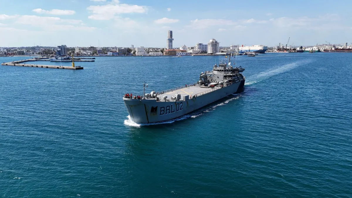 Mexico điều t&agrave;u viện trợ nh&acirc;n đạo cho Cuba - Ảnh 1.