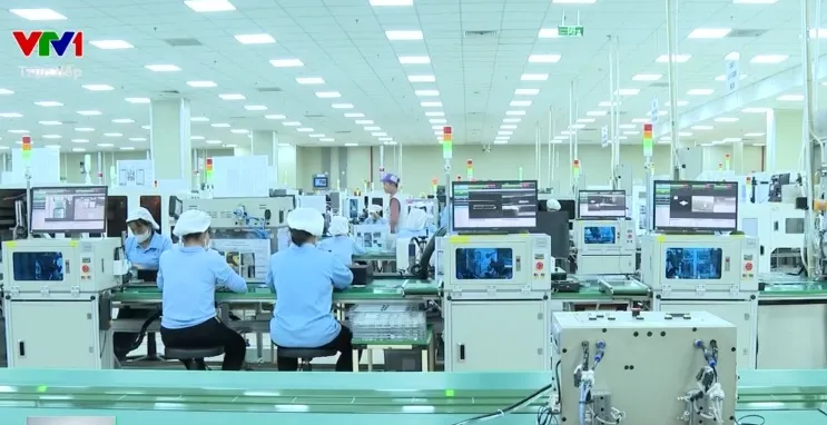 FDI lập kỷ lục, doanh nghiệp Việt trước y&ecirc;u cầu mới của chuỗi cung ứng to&agrave;n cầu - Ảnh 1.