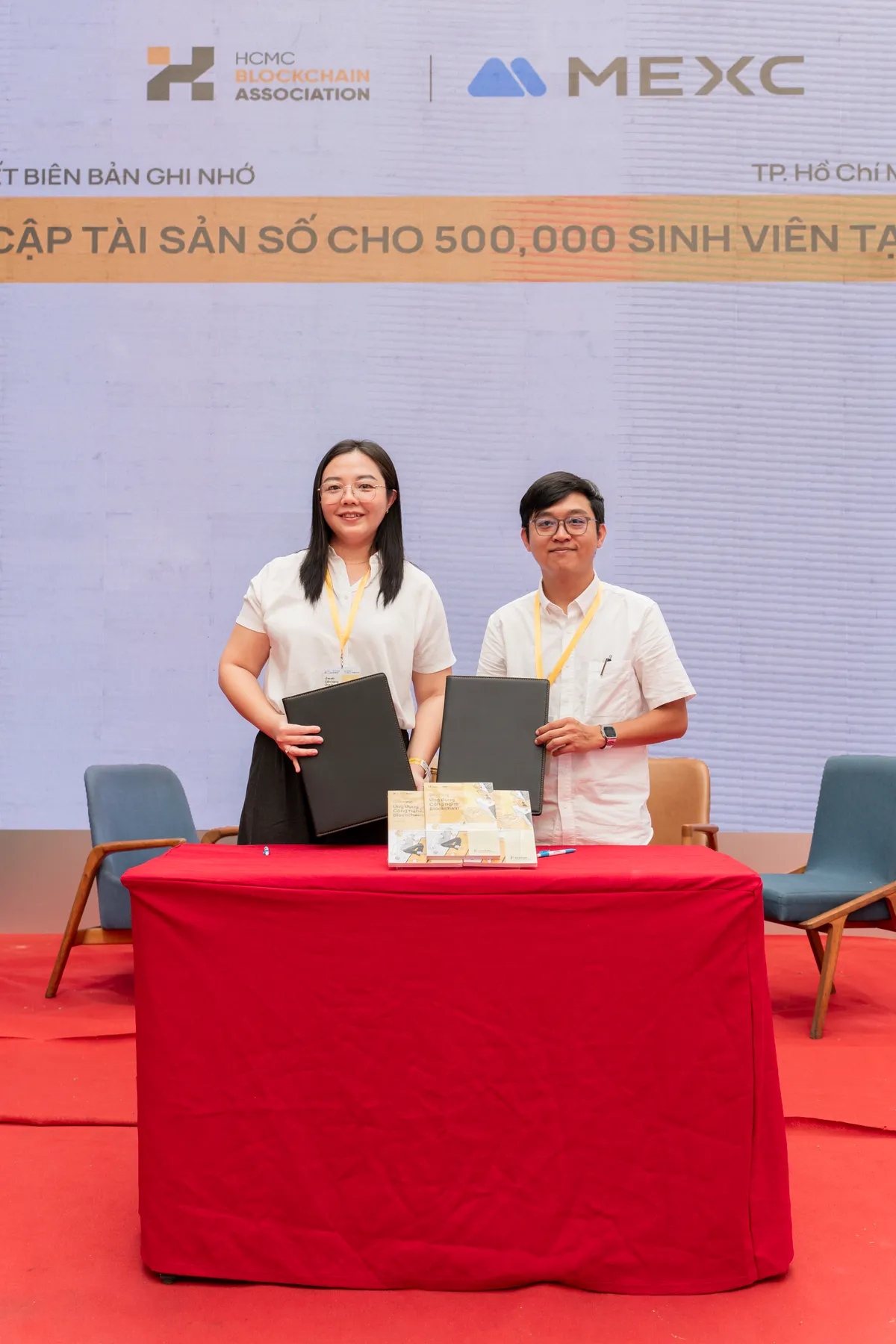 Ra mắt s&aacute;ch Cẩm nang ứng dụng C&ocirc;ng nghệ Blockchain- Ảnh 2.