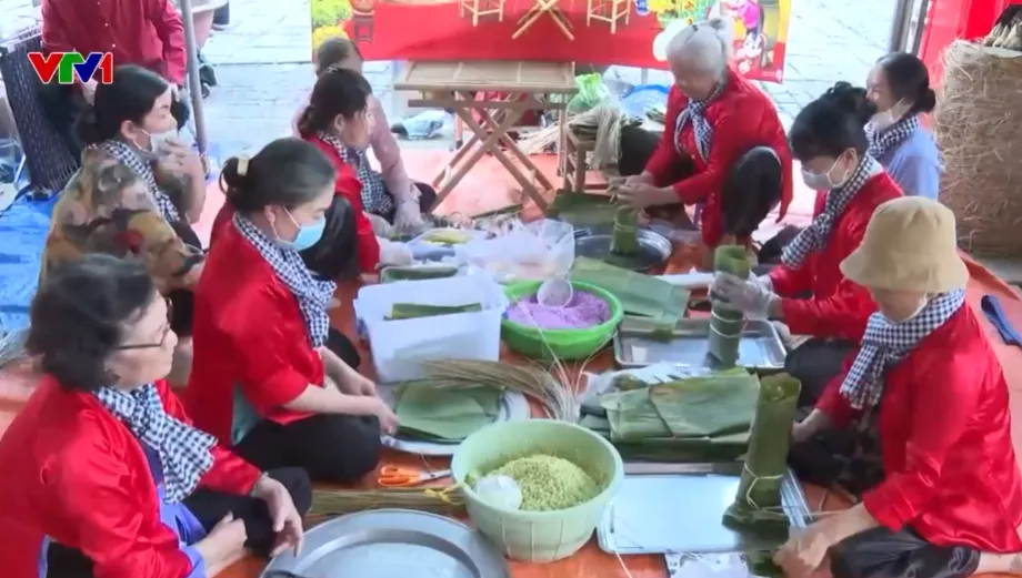 Rộn r&agrave;ng Hội thi g&oacute;i - nấu b&aacute;nh Tết - Ảnh 1.