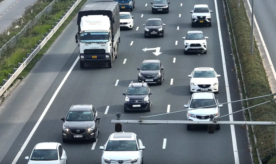 Cận Tết B&iacute;nh Ngọ 2026: Cảnh b&aacute;o những lỗi vi phạm đăng kiểm khiến chủ xe "bay t&uacute;i tiền" - Ảnh 1.