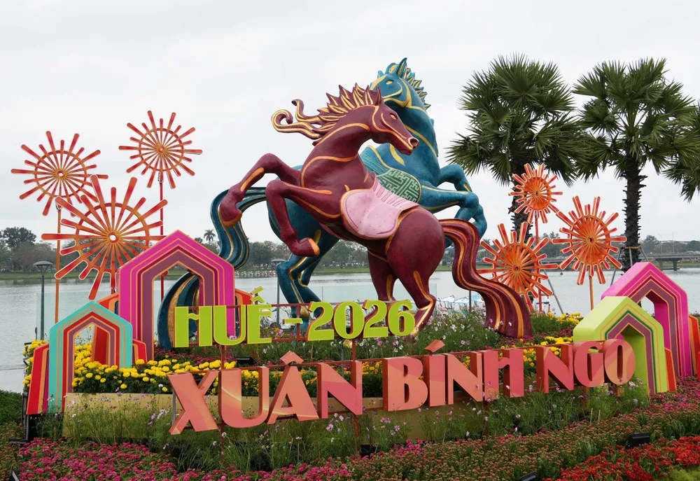 Rộn r&agrave;ng linh vật ngựa B&iacute;nh Ngọ 2026 tr&ecirc;n khắp mọi miền Tổ quốc - Ảnh 5.