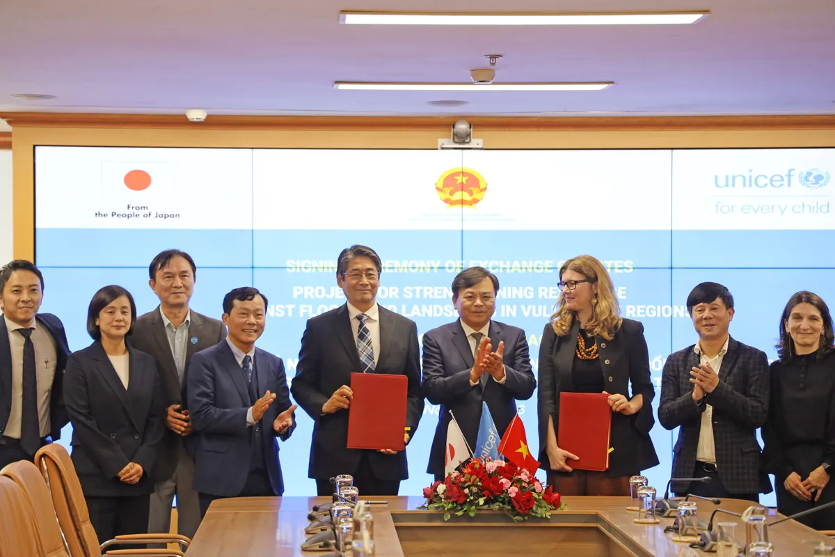 Tiếp tục hợp t&aacute;c ph&ograve;ng ngừa v&agrave; ứng ph&oacute; với thi&ecirc;n tai cho trẻ em tại Việt Nam - Ảnh 2.