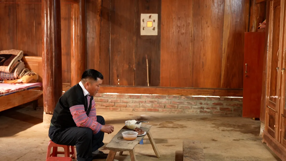 Tết người M&ocirc;ng ở Pa Ph&aacute;ch Mộc Ch&acirc;u qua h&agrave;nh tr&igrave;nh trải nghiệm của bố con Đậu - Ảnh 2.