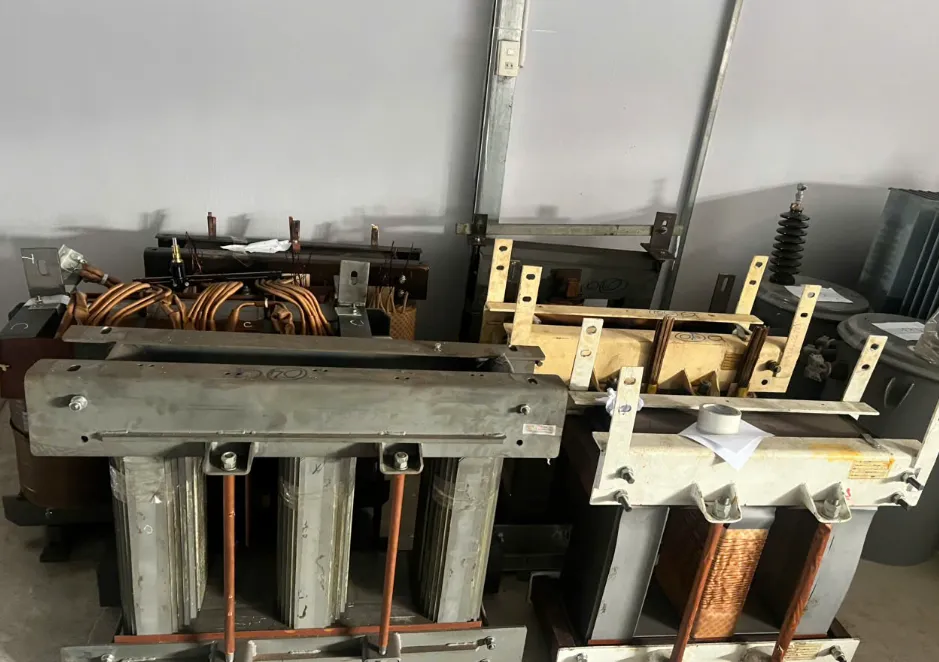 M&aacute;y biến &aacute;p cũ &ldquo;h&ocirc; biến&rdquo; th&agrave;nh h&agrave;ng mới, đường d&acirc;y l&agrave;m giả hoạt động suốt nhiều năm- Ảnh 1.