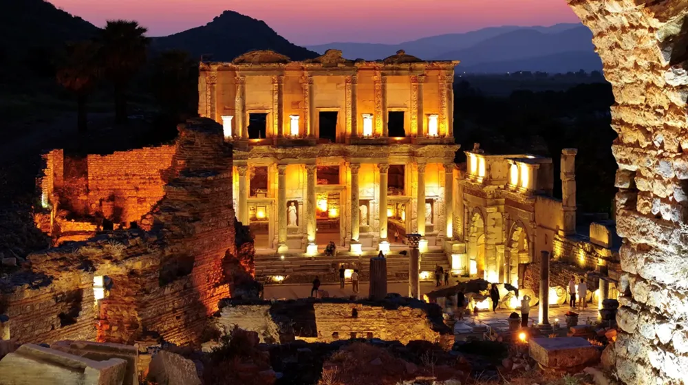 Kh&aacute;m ph&aacute; Ephesus - th&agrave;nh phố La M&atilde; cổ đại khổng lồ giữa l&ograve;ng Thổ Nhĩ Kỳ- Ảnh 1.