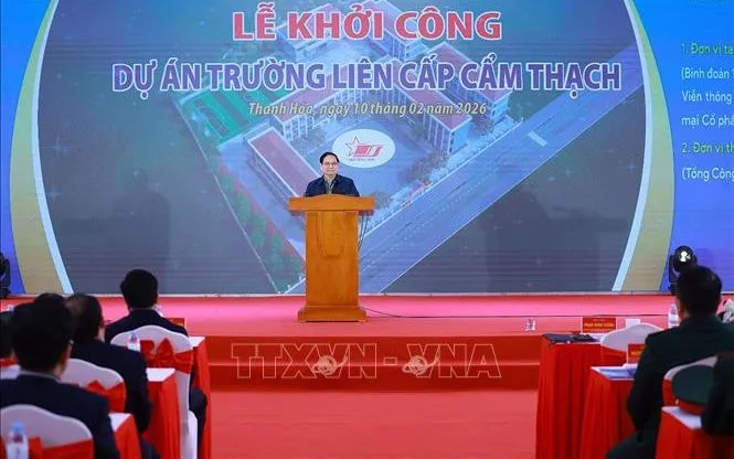Thủ tướng Phạm Minh Chính phát biểu tại Lễ khởi công dự án Trường liên cấp Cẩm Thạch, Thanh Hoá. Ảnh: Dương Giang/TTXVN