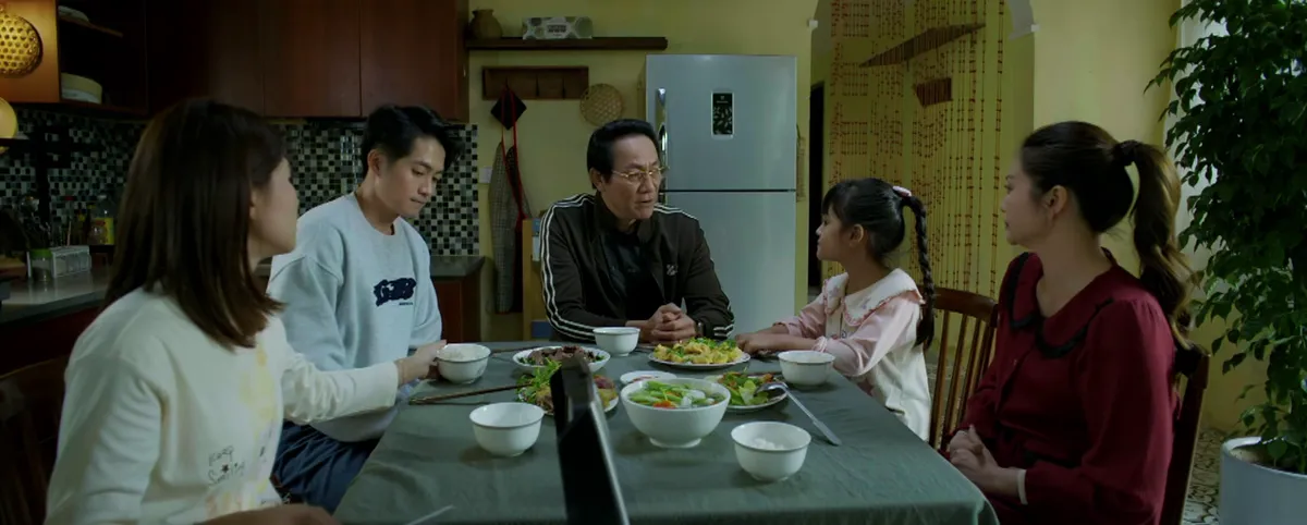 Gia đ&igrave;nh tr&aacute;i dấu - Tập 31: Cả nh&agrave; bịn rịn trước ng&agrave;y b&eacute; Nhi đi xa - Ảnh 1.