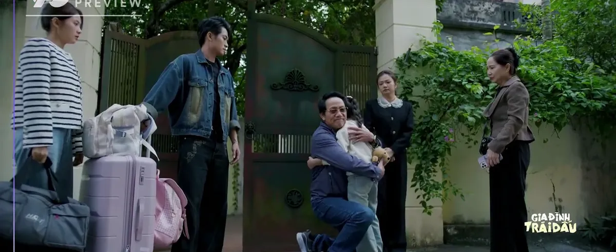 Gia đ&igrave;nh tr&aacute;i dấu - Tập 32: B&eacute; Nhi ch&iacute;nh thức v&agrave;o Đắk Lắk - Ảnh 2.