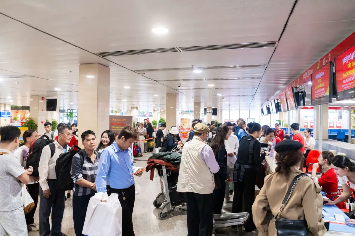 H&agrave;nh kh&aacute;ch cần "bỏ t&uacute;i" những lưu &yacute; g&igrave; khi đi m&aacute;y bay dịp cao điểm Tết B&iacute;nh Ngọ 2026? - Ảnh 3.