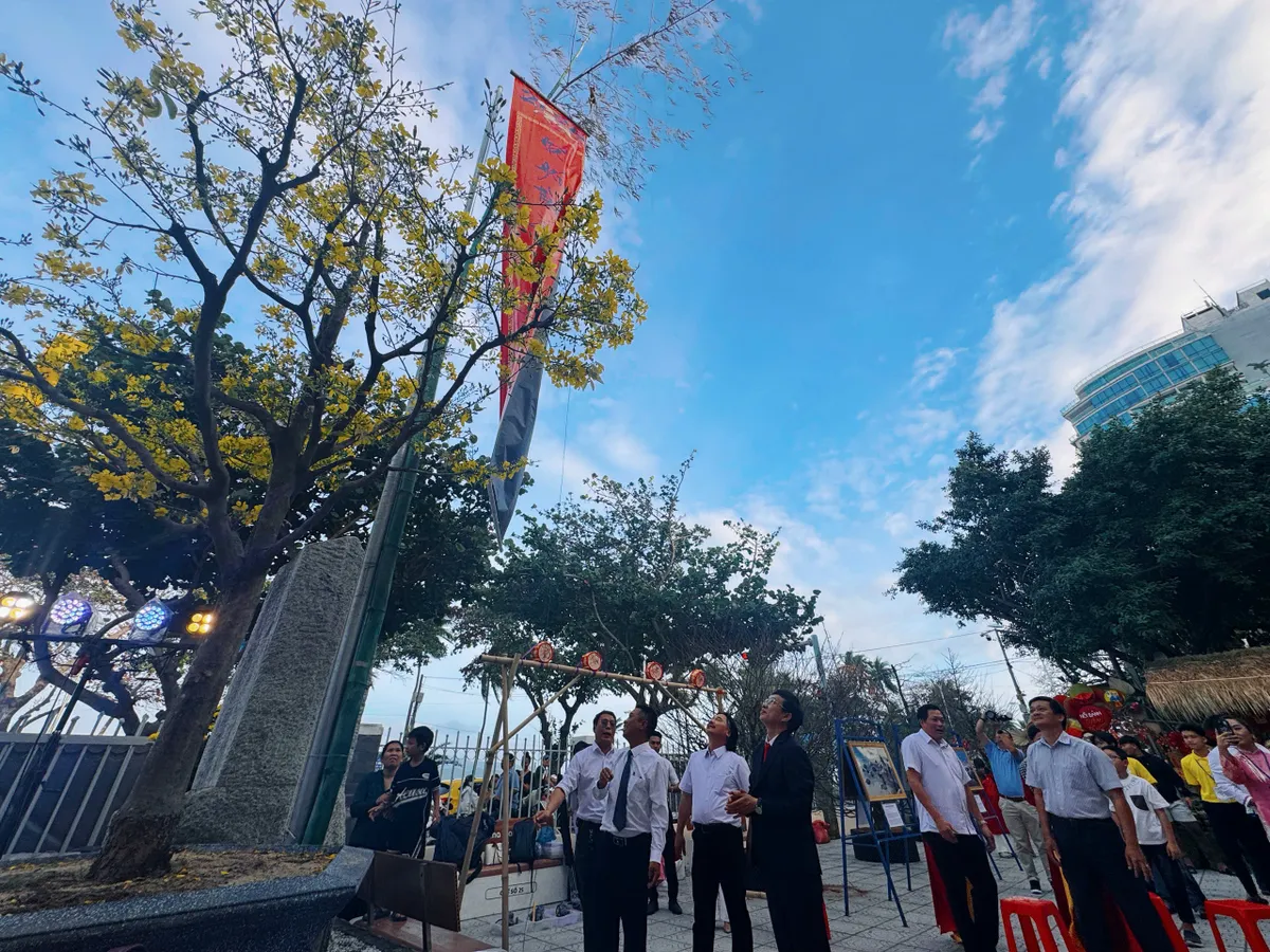 C&acirc;y n&ecirc;u ng&agrave;y Tết - dấu ấn văn h&oacute;a Việt v&agrave; điểm chạm du xu&acirc;n tại Kh&aacute;nh H&ograve;a- Ảnh 1.