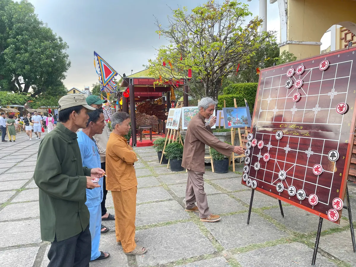 Hội An: Đ&aacute;nh thức k&yacute; ức Tết xưa giữa l&ograve;ng di sản- Ảnh 4.