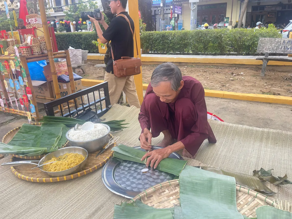 Hội An: Đ&aacute;nh thức k&yacute; ức Tết xưa giữa l&ograve;ng di sản- Ảnh 2.