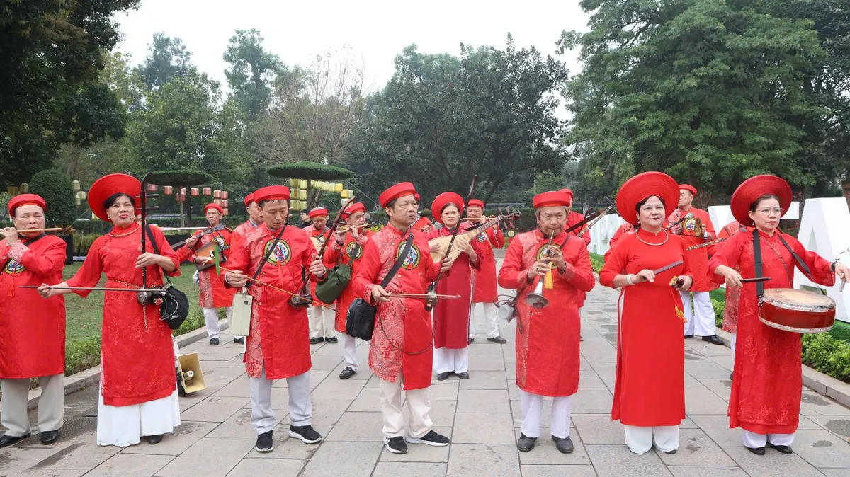 T&aacute;i hiện Tết cung đ&igrave;nh xưa v&agrave; đường hoa "B&igrave;nh minh kh&aacute;t vọng" tại Ho&agrave;ng th&agrave;nh Thăng Long- Ảnh 6.