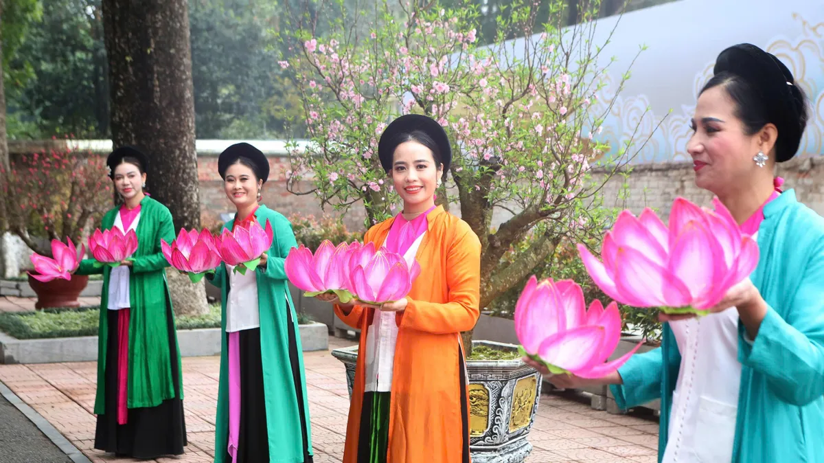 T&aacute;i hiện Tết cung đ&igrave;nh xưa v&agrave; đường hoa "B&igrave;nh minh kh&aacute;t vọng" tại Ho&agrave;ng th&agrave;nh Thăng Long- Ảnh 8.