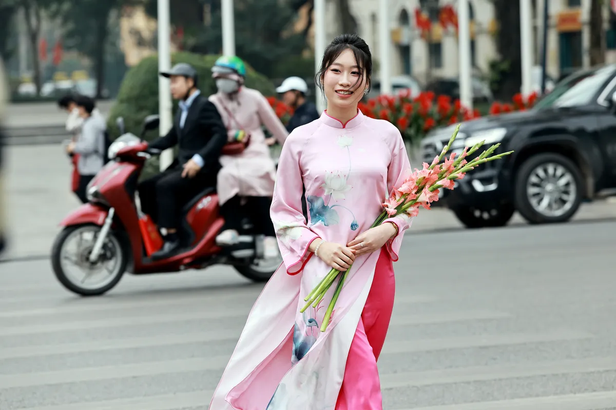 C&ugrave;ng &aacute;o d&agrave;i lưu giữ sắc xu&acirc;n H&agrave; Nội- Ảnh 5.