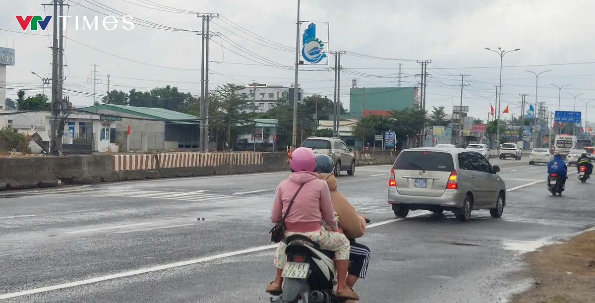 Đ&atilde; th&aacute;o dỡ xong trạm thu ph&iacute; T3 quốc lộ 51 giao th&ocirc;ng qua TP Hồ Ch&iacute; Minh th&ocirc;ng tho&aacute;ng- Ảnh 3.