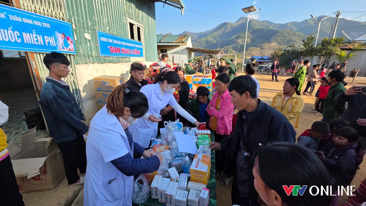 Bi&ecirc;n cương Lai Ch&acirc;u ấm &aacute;p t&igrave;nh qu&acirc;n &ndash; d&acirc;n - Ảnh 6.