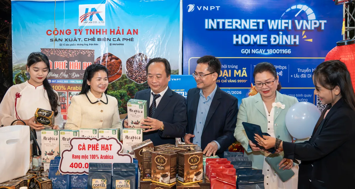 Rực rỡ sắc xuân tại Hội chợ Xuân Điện Biên 2026 - Ảnh 6.