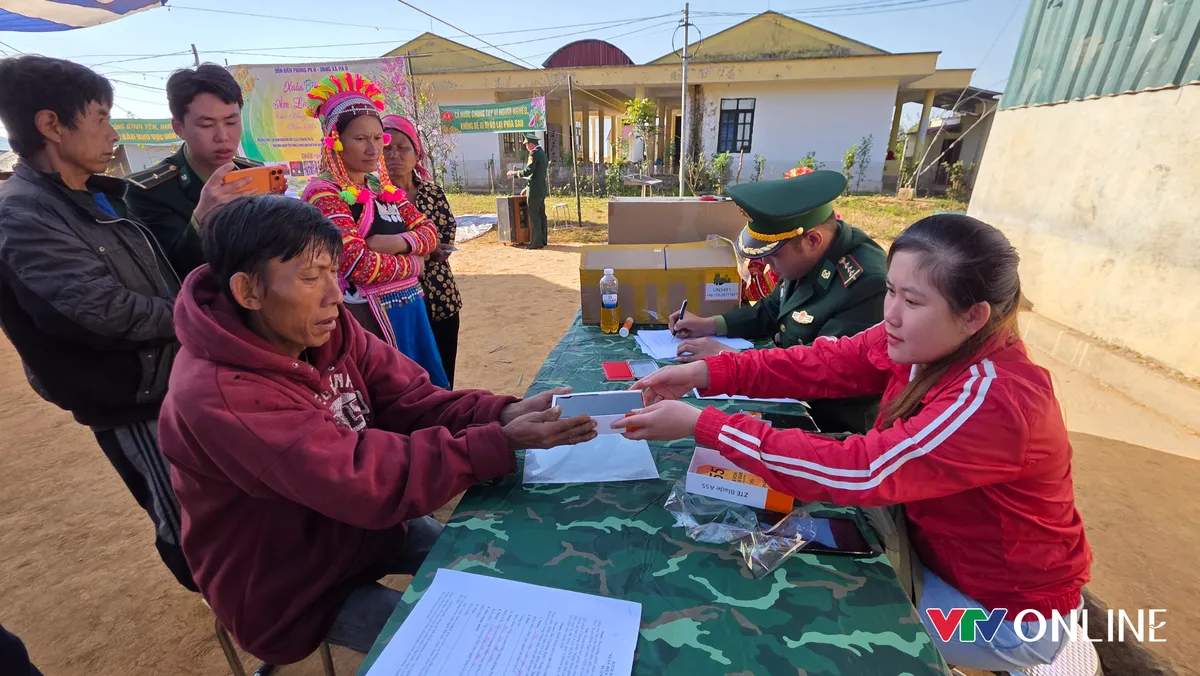 Bi&ecirc;n cương Lai Ch&acirc;u ấm &aacute;p t&igrave;nh qu&acirc;n &ndash; d&acirc;n - Ảnh 3.