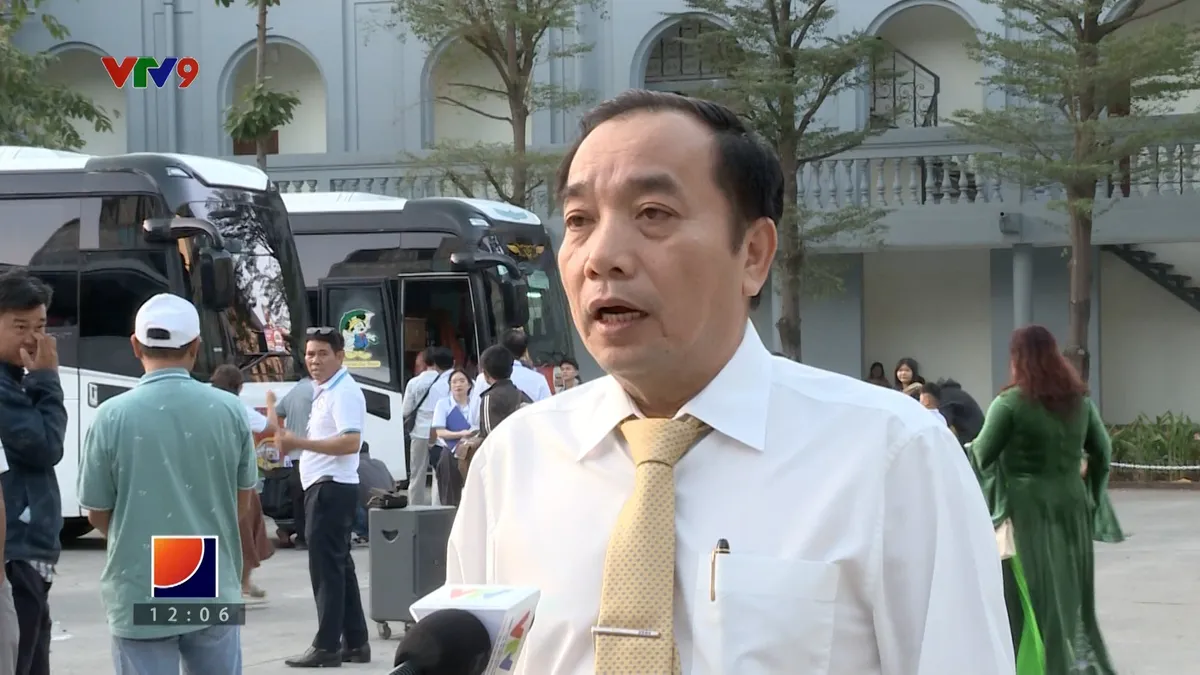 pnhn-1102-2 ng phi dan.jpg